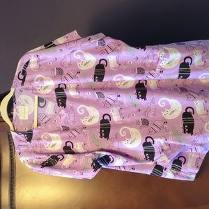 Women's cat scrub top.